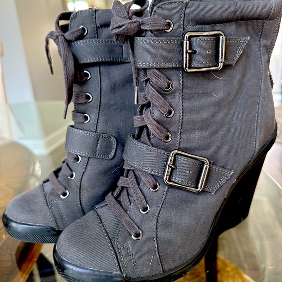 Simply Vera Vera Wang gray canvas boots buckles lace-up - Picture 1 of 7